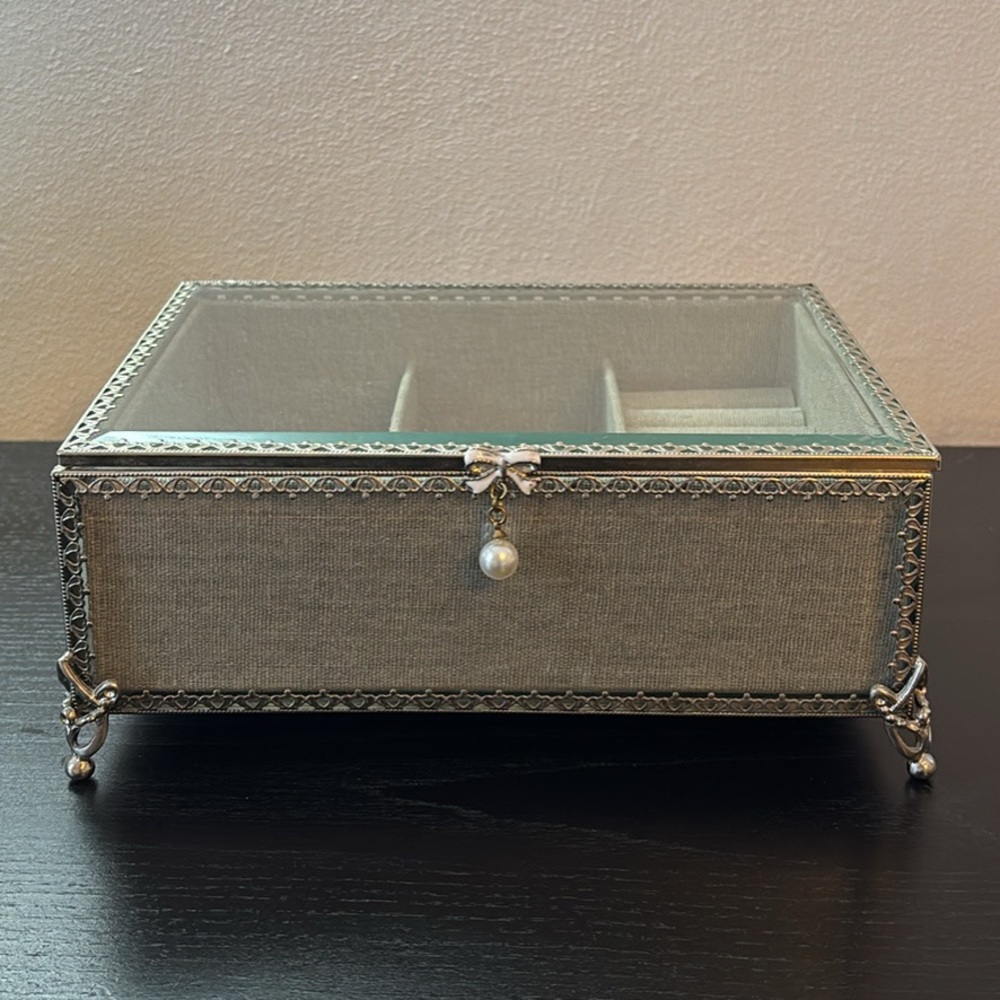 Elegant Glass Pearl Bow Jewelry Box with Silver Accents